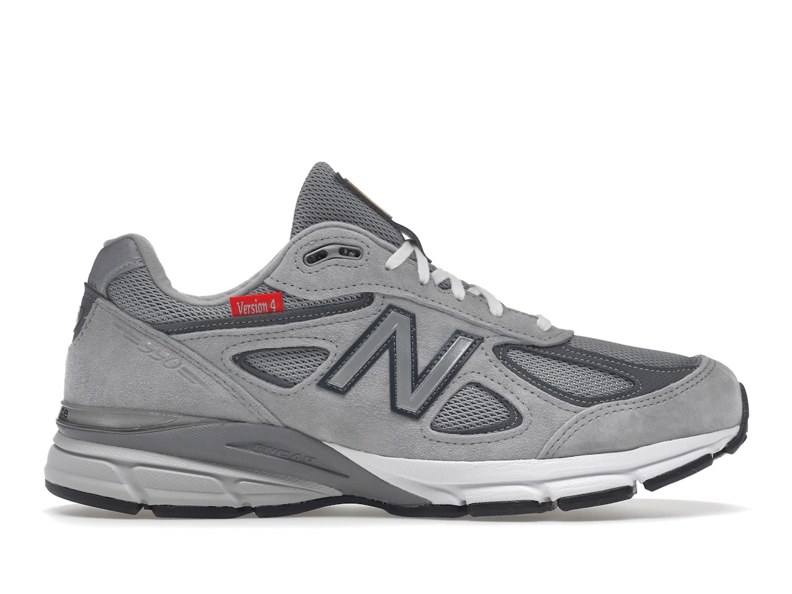 New Balance 990v4