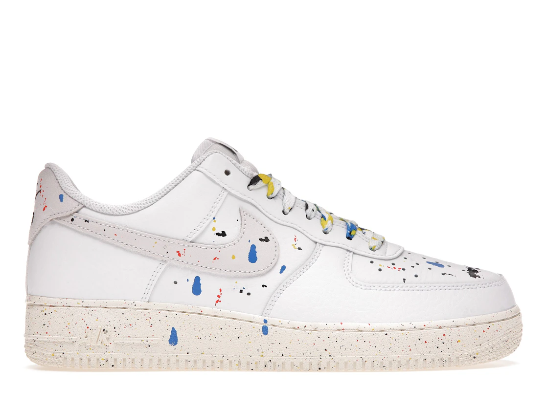 Nike Air Force 1 07 LV8
