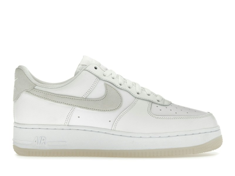 Nike Air Force 1 07 LV8