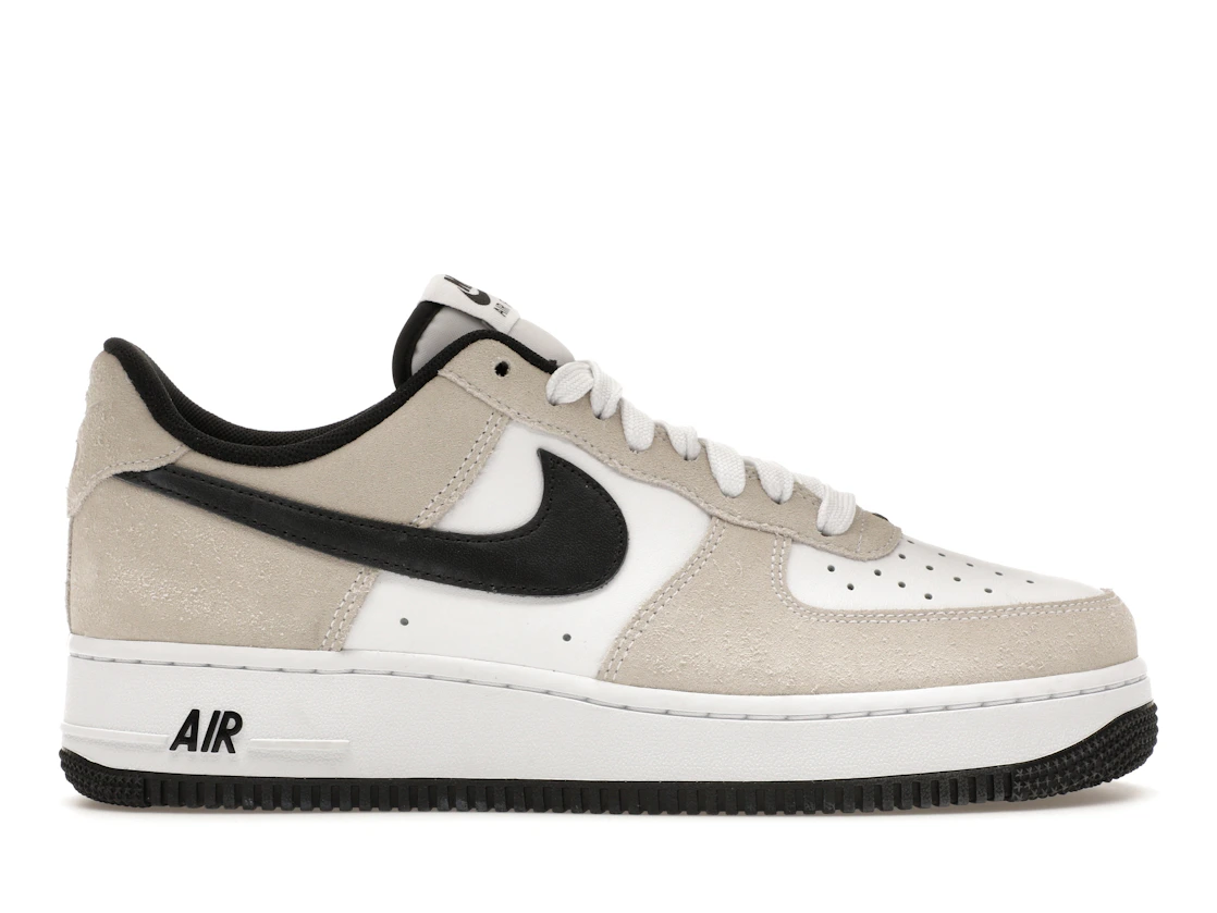 Nike Air Force 1 07 LV8