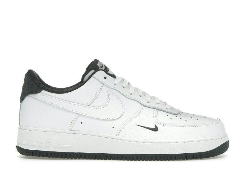 Nike Air Force 1 07 LV8
