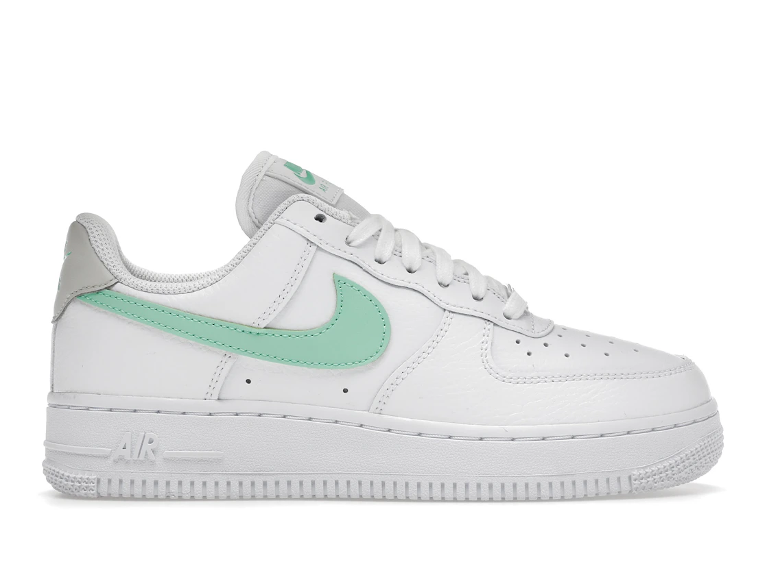 Nike Air Force 1 07 WMNS