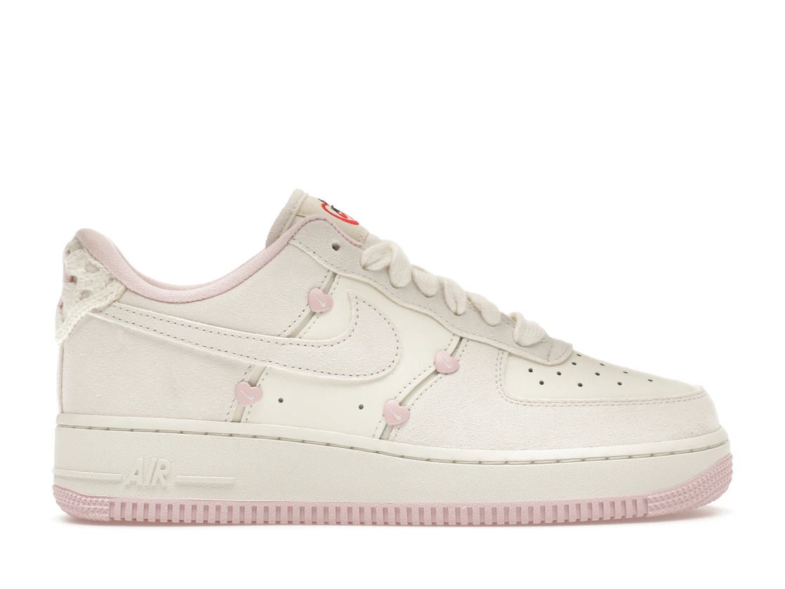 Nike Air Force 1 07 LX