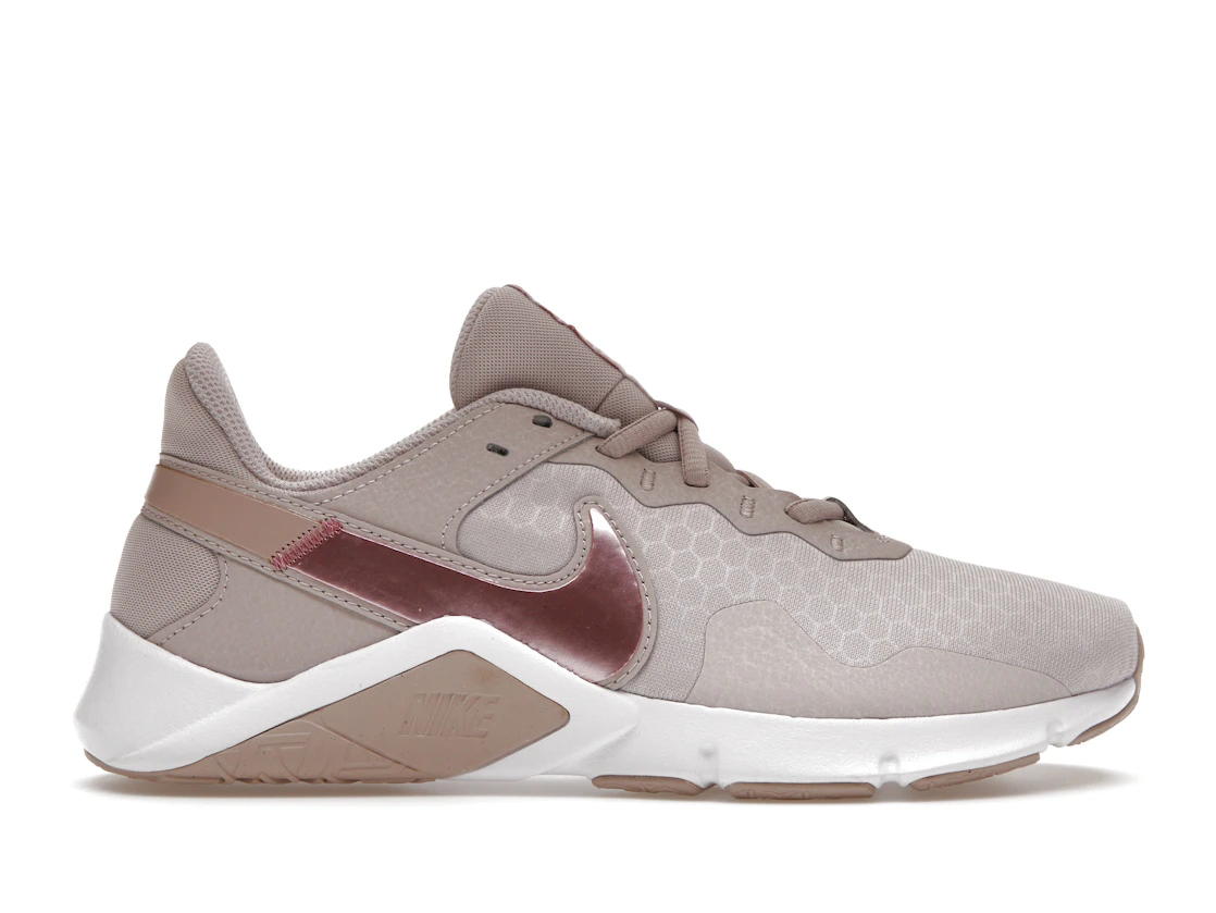 Nike Legend Essential 2