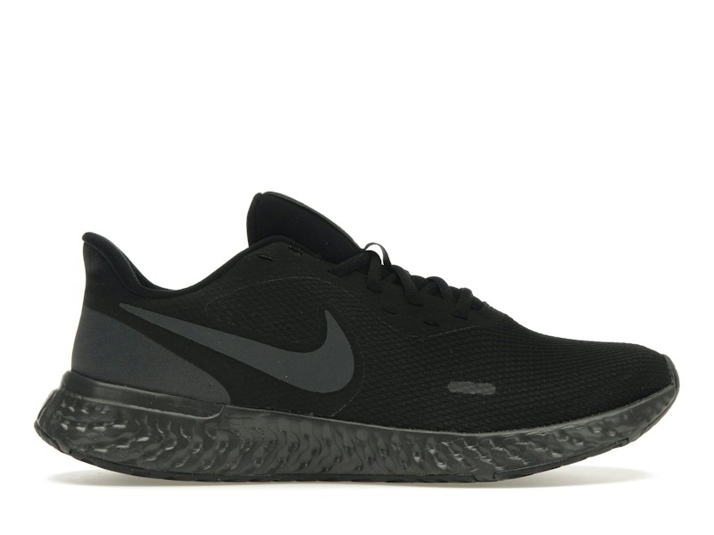 Nike Revolution 5