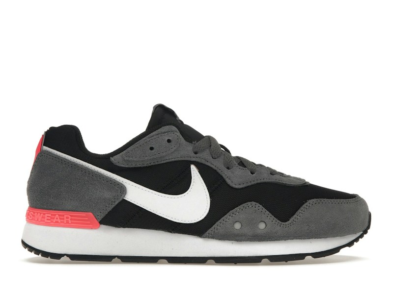 Nike Venture Runner Black Grey